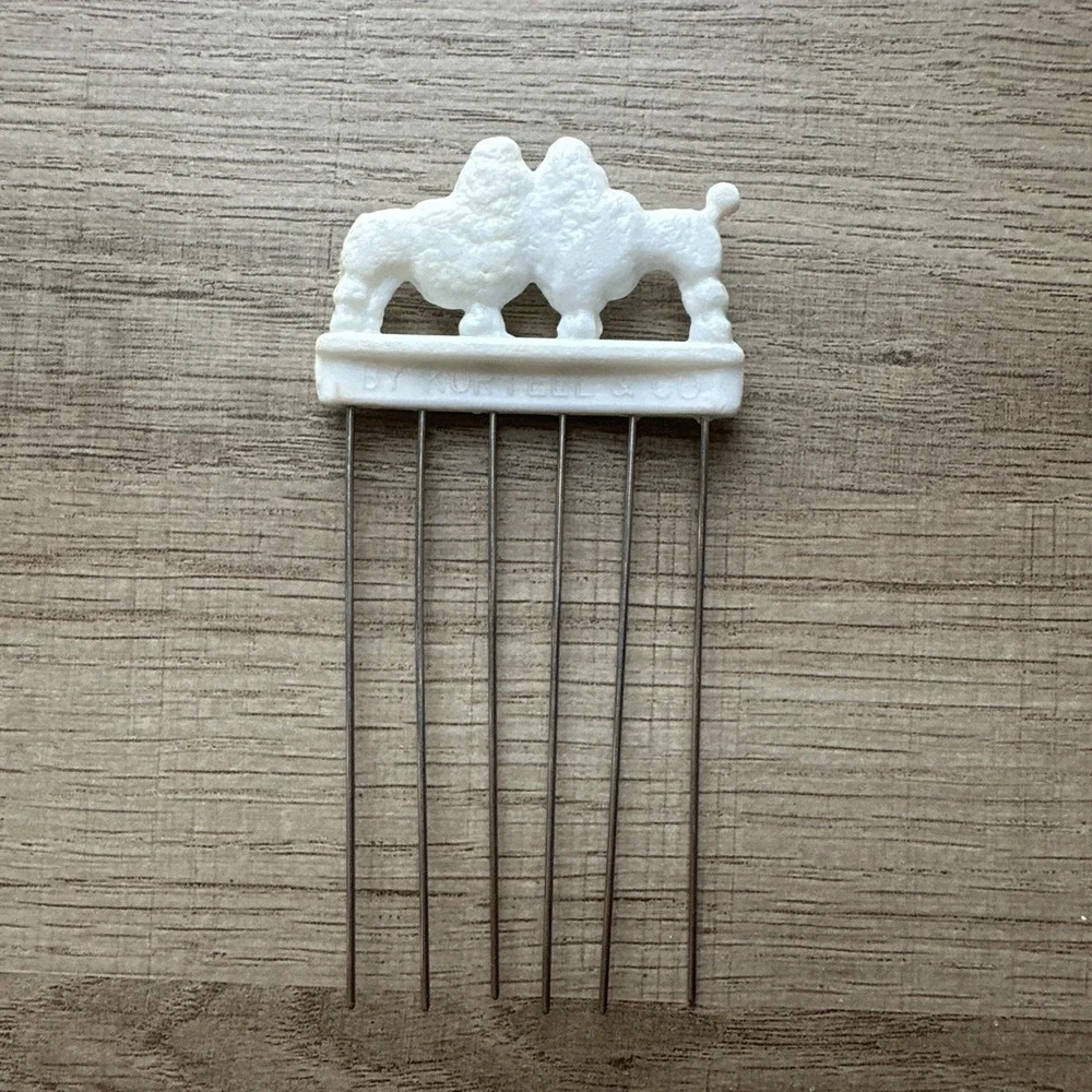 Vintage Glamour‎ Lift White Poodles Pick Comb Kurtell & Company